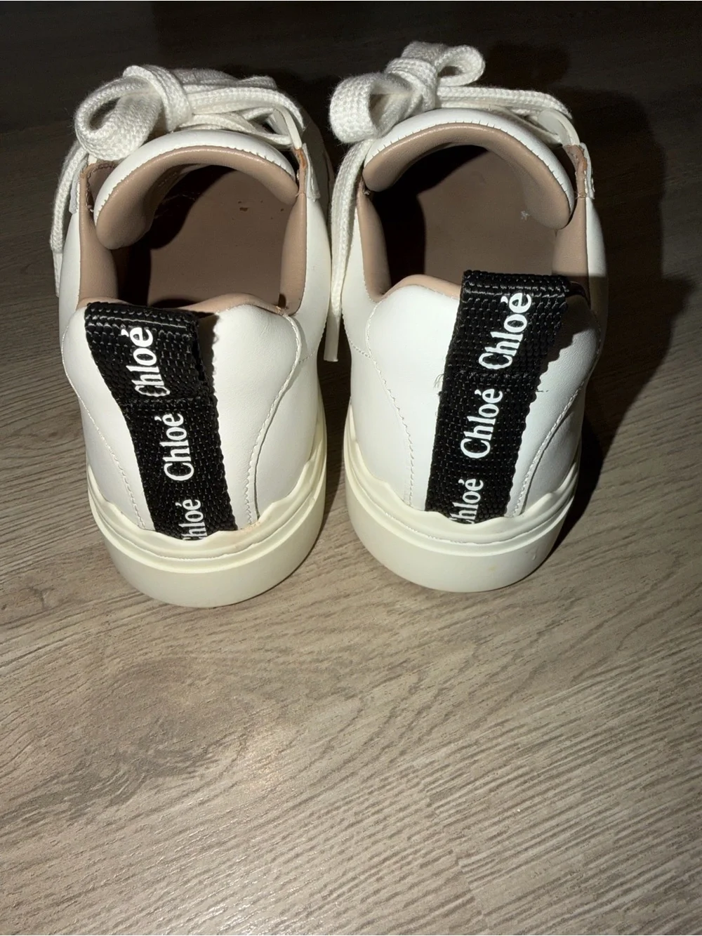 Chloé Lauren Low-Top Leather Sneakers